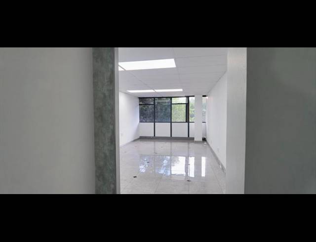 BUSINESS PROPERTY TO RENT IN LYNNWOOD GLEN